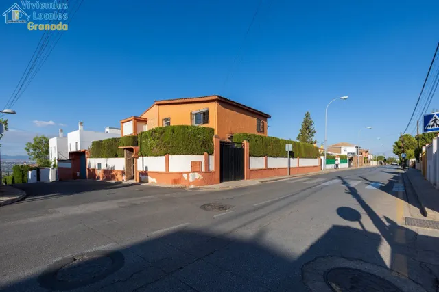 Compra tu parcela para hacer la casa de tus sueños a 5 min de Granada. Huétor Vega — 14