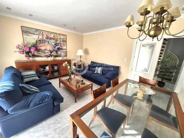 Casa con tres dormitorios y garaje en Barrio de Apolonia de  - foto 2