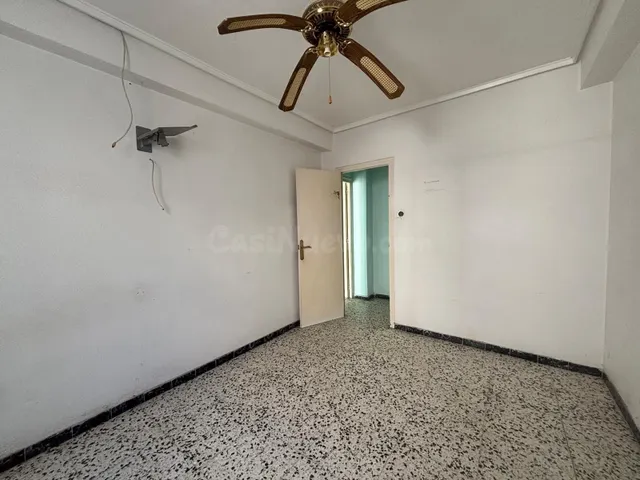 Vendo piso de 136 m2 con Ascensor junto Av. Novelda Chimenea - foto 5