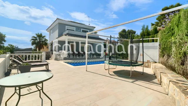 Impresionante chalet en Colinas de Venta Cabrera — 9