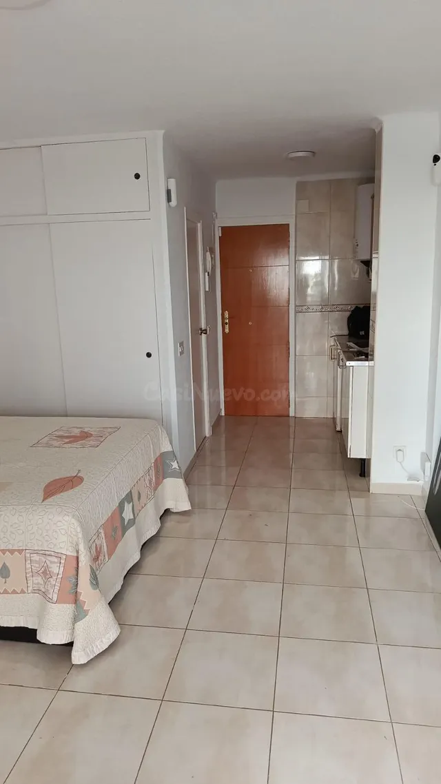 En el centro de la ciudad ,estudio a la venta con una terraz - foto 3
