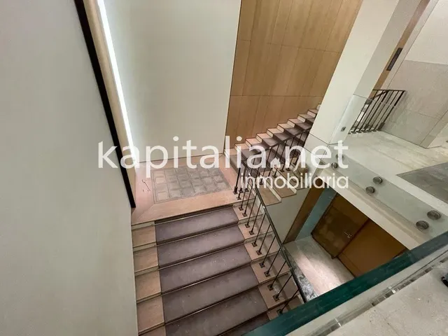 Local comercial en alquiler en el centro en Valencia (Valencia) — 18