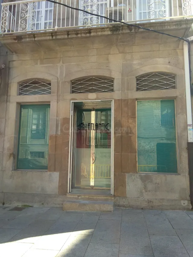 Local comercial 96m² en venta - Areal -Rosalía de Castro - foto 2