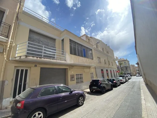 Venta de Casa en La Rapita con dos piso y un local comercial - foto 5