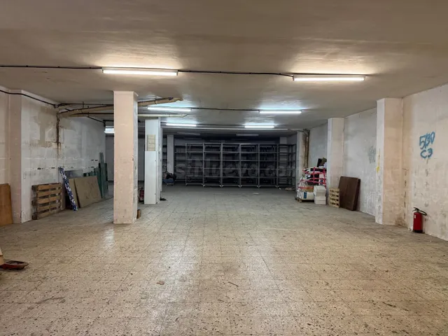 Local tipus magatzem zona Ctra. de Vic — 3