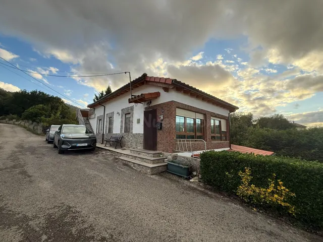Chalet en Santa María de Cayón