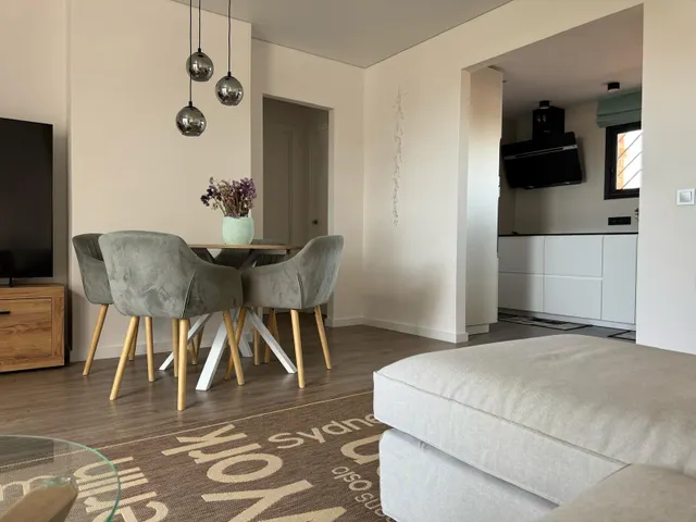 Ático orientado al sur con vistas al mar y amplia terraza en el centro de Torrevieja — 11