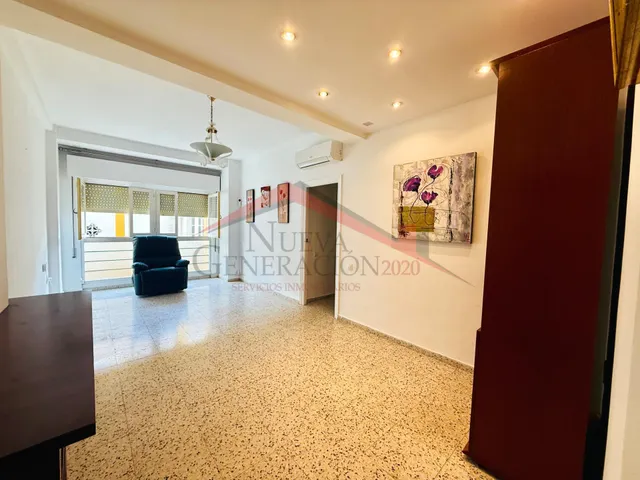PISO AMPLIO Y LUMINOSO — 9