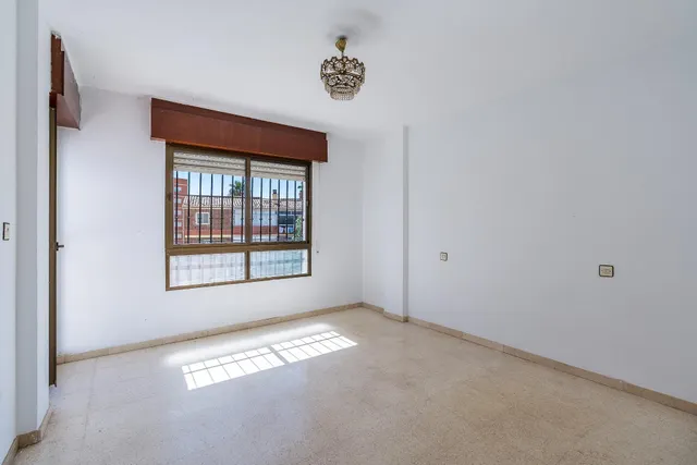 CASA ADOSADA EN MOTRIL — 24