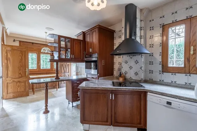 Espectacular casa independiente con piscina y grandes vistas en Monteluz (Peligros) — 12