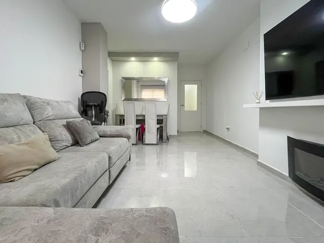 Piso en venta en Calle Pintor Soriano Quiros s/n — 10