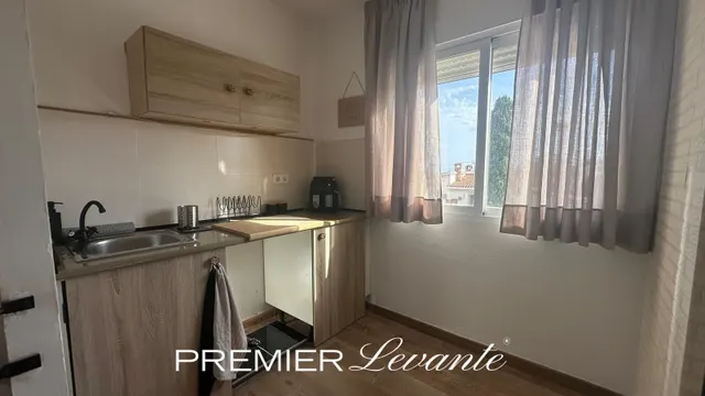 Chalet con dos viviendas independientes y vistas al mar — 12