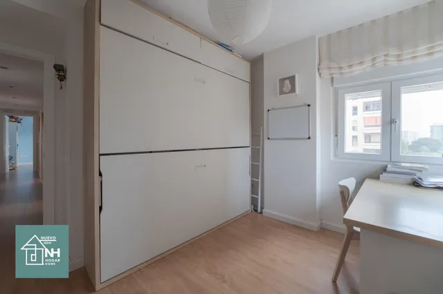 Piso de 154 m2 reformado, 4 dormitorios, luminoso y con trasteros en avenida de Andalucía — 38