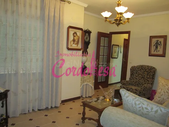 MAGNIÍFICO PISO EN CASCO HISTÓRICO — 2