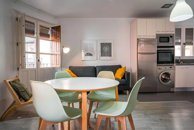 Realejo. Bonito piso amueblado con 2 dormitorios, salón-cocina y baño. Aire acondicionado. — 18