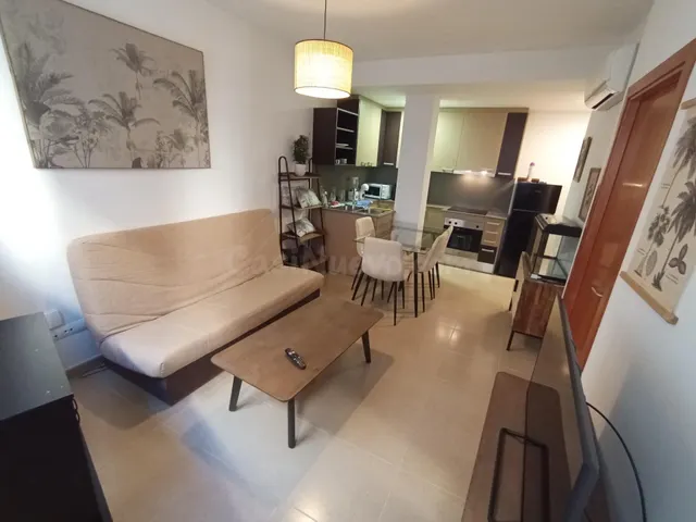 Piso céntrico con licencia turística en El Perelló, listo pa - foto 2
