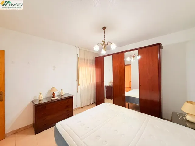 Se vende gran piso de 92m2 con 3 habitaciones dobles en zona rio cervol! 1ª planta edificio sin ascensor! — 20