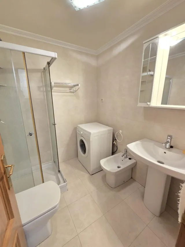 VIVIENDA IMPECABLE CON GARAJE Y BODEGA — 23