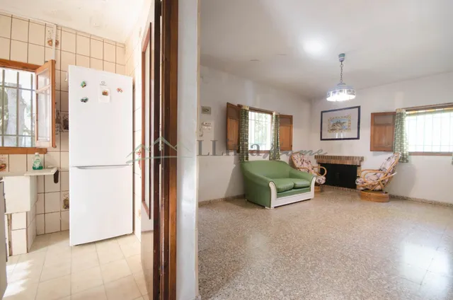 Ref. 04405.- EXCLUSIVA.- Chalet independiente con piscina en Urb. Camp Llíria. — 21