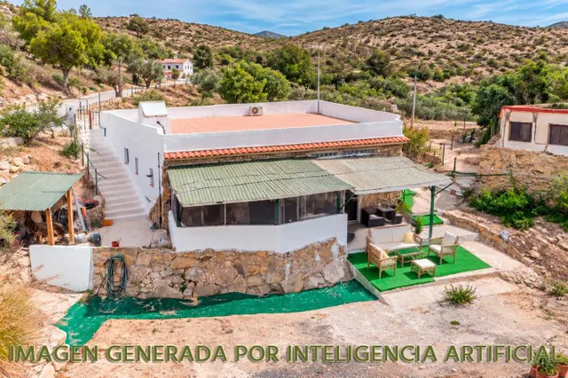 "Carácter rústico junto al mar, tu chalet para reinventar." — 4
