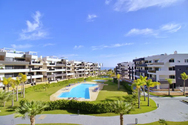 Apartamento con vistas al mar 500 m de la playa — 25