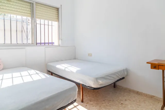 Casa en planta baja con patio — 26