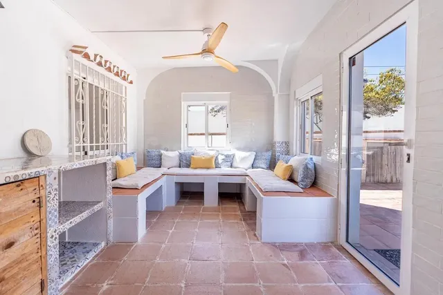 Villa exclusiva con piscina privada y casa de invitados independiente — 17