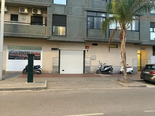 Plaza de garaje en venta junto al centro de Motril – Zona La - foto 2