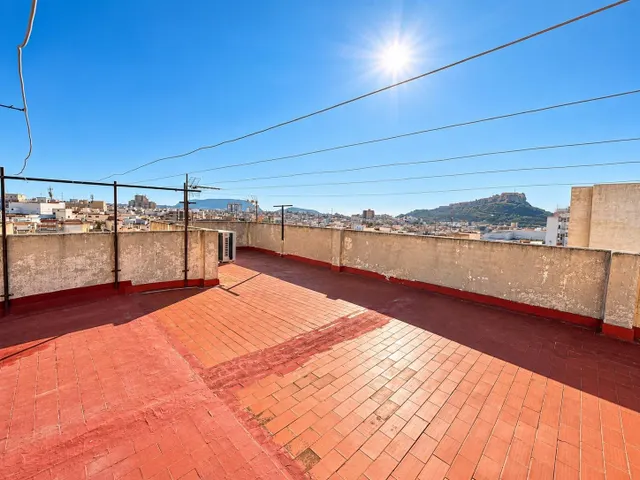 Amplia vivienda con ascensor en avenida de alcoy Alicante — 20