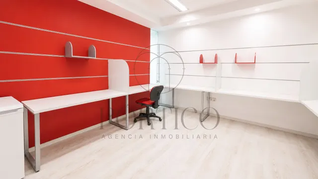 ¡Gran Oportunidad! Amplio local en O Porriño. — 10