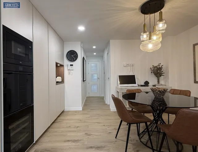 Inmobiliaria Arbeteta vende piso de cuatro dormitorios en zona Constitución — 7