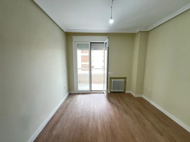 Piso recién reformado con garaje en el centro de Cáceres — 28