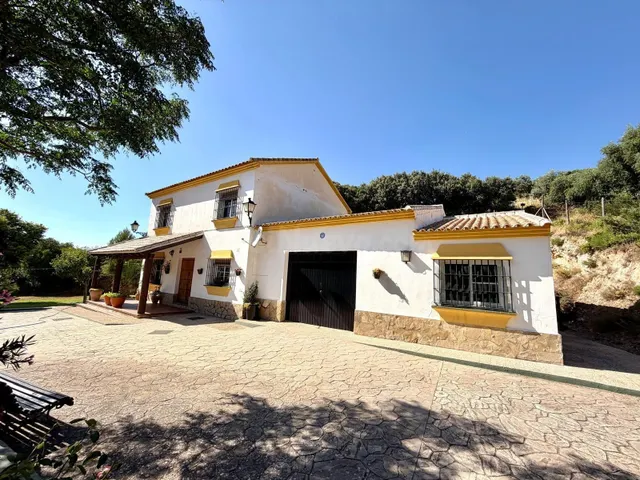 Encantadora casa de campo con 12 hectáreas, piscina y vistas - foto 3