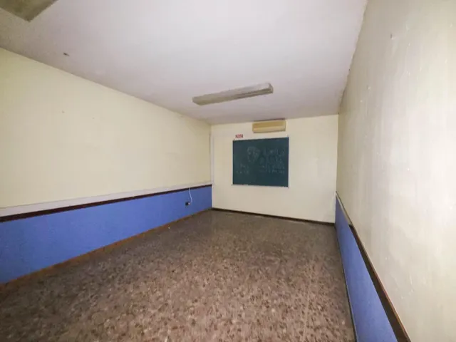 Tercera planta de edificio de oficinas en alquiler en el centro de Barberà del Vallès — 14