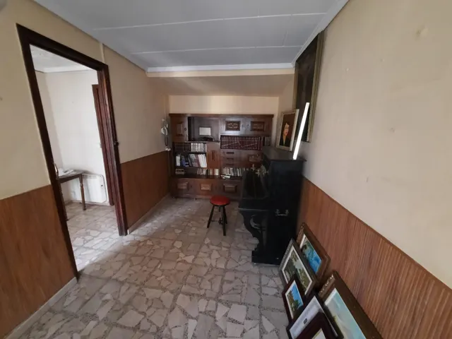 EXCELENTES POSIBILIDADES EN ZCNA CENTRO DE AYORA — 24