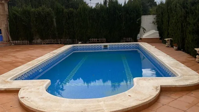 MAGNIFICO CHALET ADOSADO CON GRAN PARCELA, JARDIN Y PISCINA PRIVADA — 33