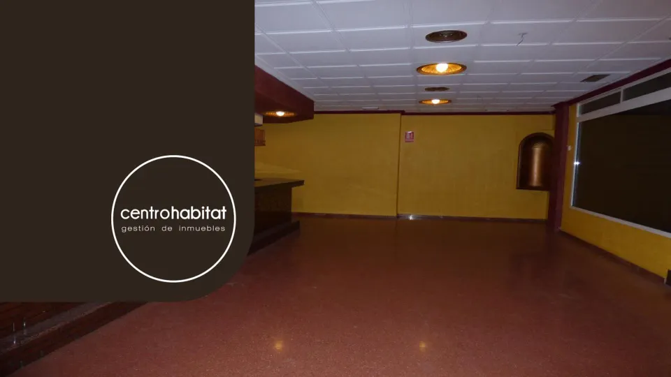 Antiguo bar La Campana. 90m2, 2 aseos. Persiana motorizada. Preparado para negocio de hostelería.