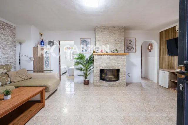 CASA CON PISCINA Y TERRAZA DE 200 M2 EN LA JUAIDA - foto 4