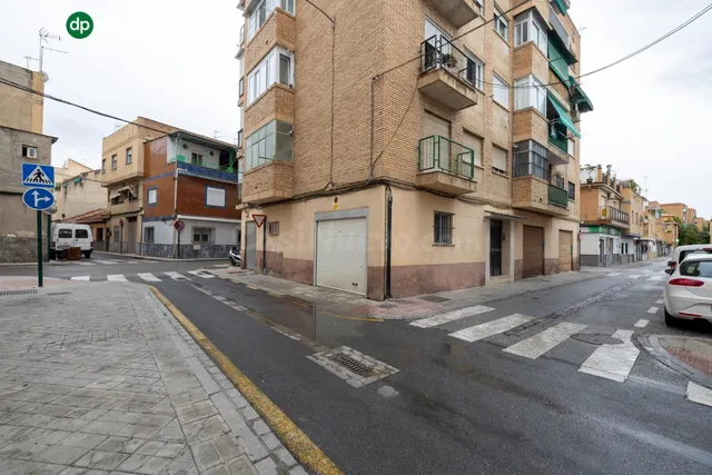 Local Comercial en Zaidín para Reformar - Excelente Ubicació