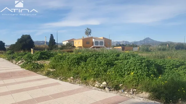 Una oportunidad única para construir tu hogar ideal cerca del mar en playa Daimús — 2