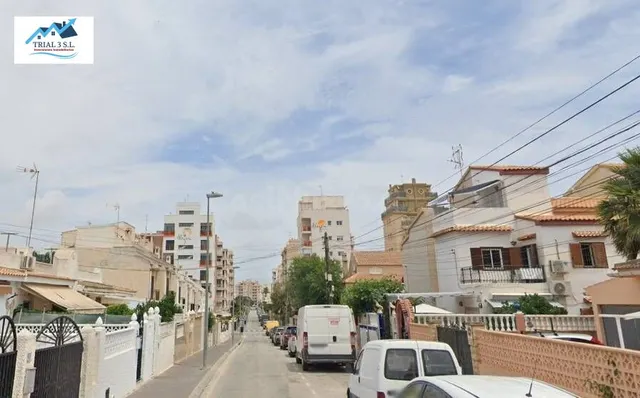 Venta casa adosada en Torrevieja (Alicante/Alacant) — 2