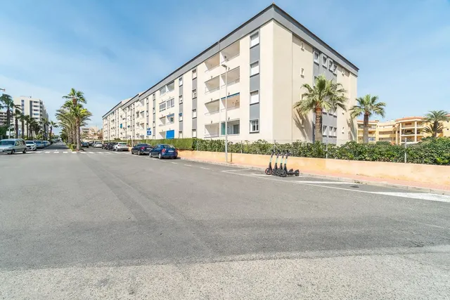 Apartamento en Punta Prima con vistas al mar
