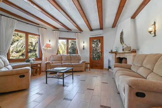 Villa Bosque. Villa de cinco dormitorios en venta en Jávea. — 3