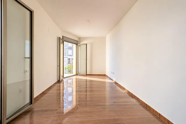 Piso Junto a Esquina del Convento — 14
