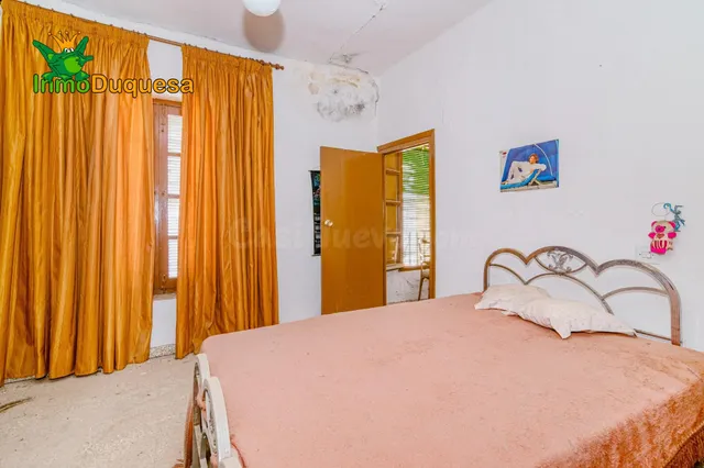 Casa de 4 Dorm. en el centro de Las Gabias - foto 4