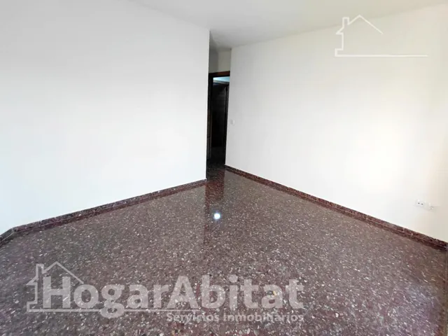 Amplitud y confort a estrenar en este luminoso piso reformado con balcón y ascensor — 21
