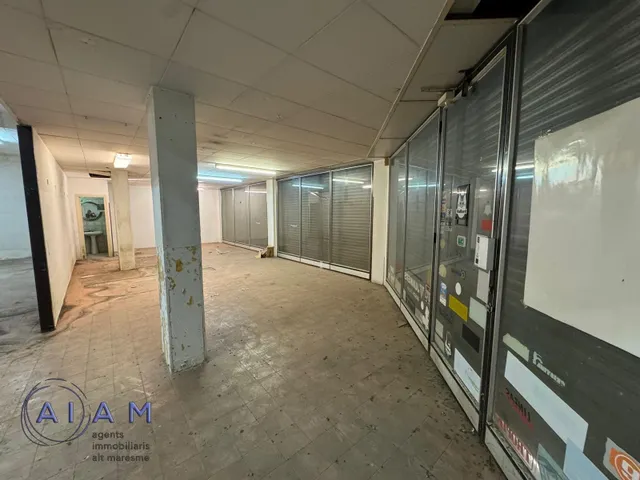 LOCAL COMERCIAL EN VENTA — 15