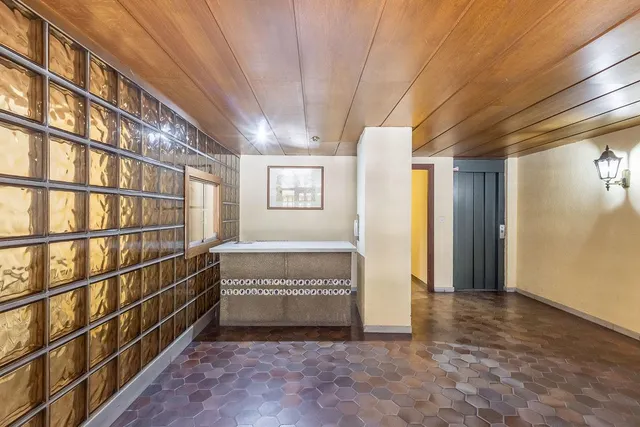 EXCLUSIVO INMUEBLE EN PLAZA DE CARRETAS, JUNTO AL EMBLEMÁTICO PASEO DEL SALÓN — 24