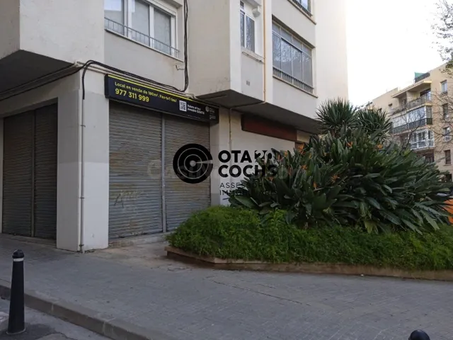 LOCAL COMERCIAL ESQUINERO ZONA NILOGA — 2