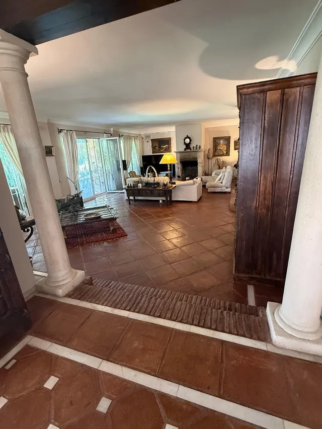 se vende 2 parcelas contiguas con casa en urbanizacion Atalaya rio Verde Marbella — 4